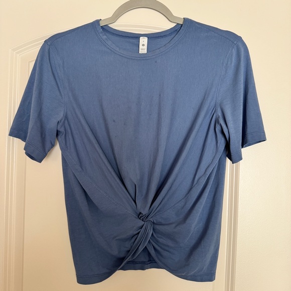 Lululemon Crescent Blue T-shirt - Picture 1 of 3